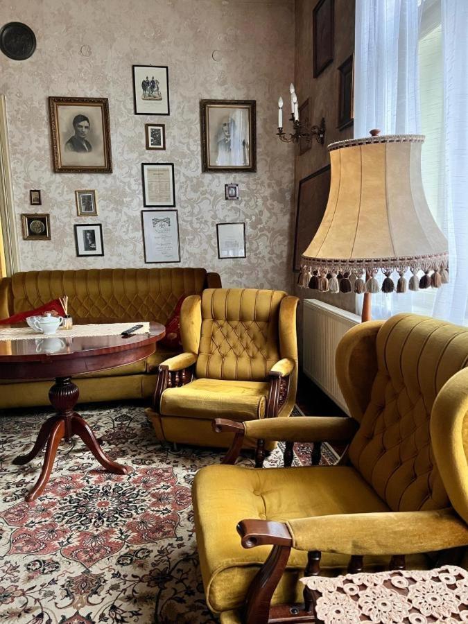 Willa Szwadron Łańcut Buitenkant foto