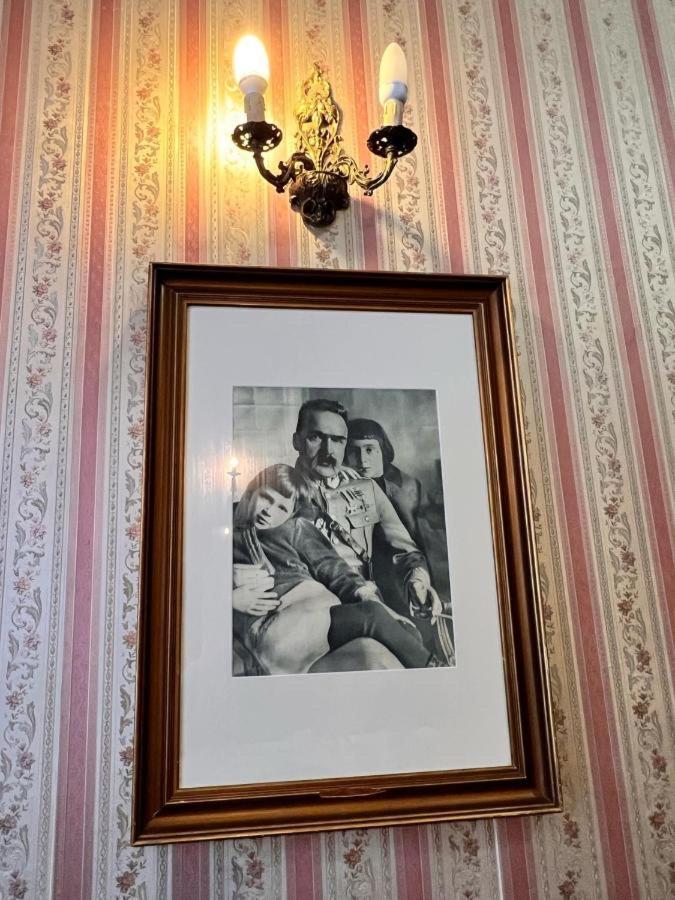 Willa Szwadron Łańcut Buitenkant foto
