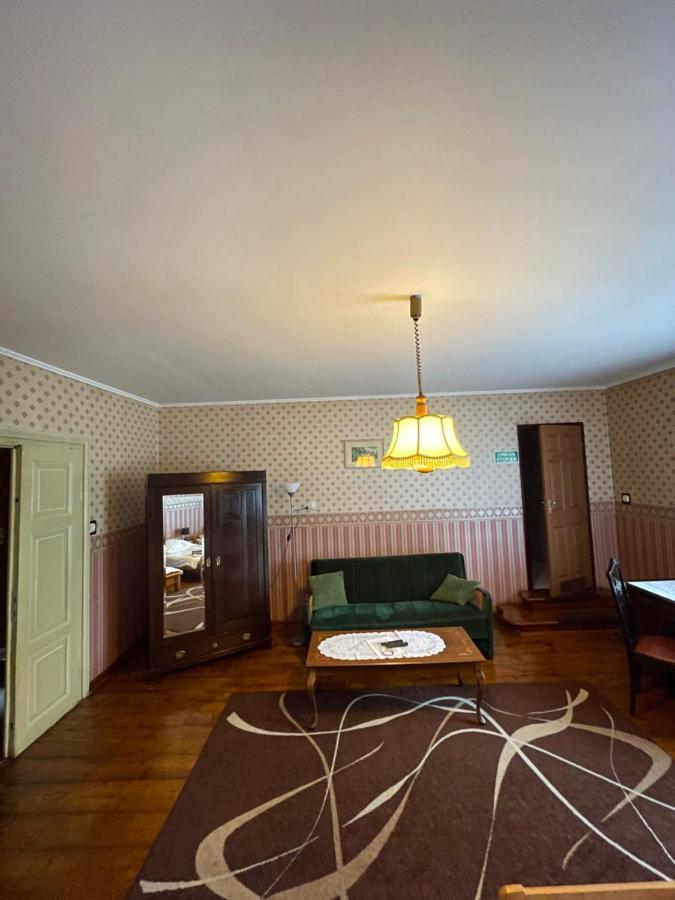 Willa Szwadron Łańcut Buitenkant foto
