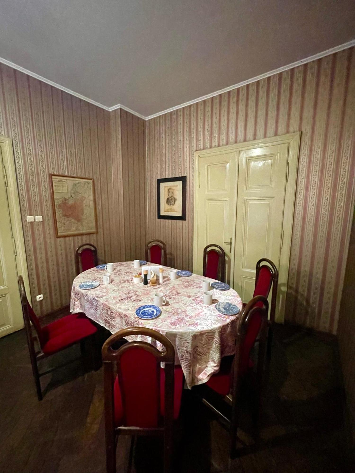 Willa Szwadron Łańcut Buitenkant foto