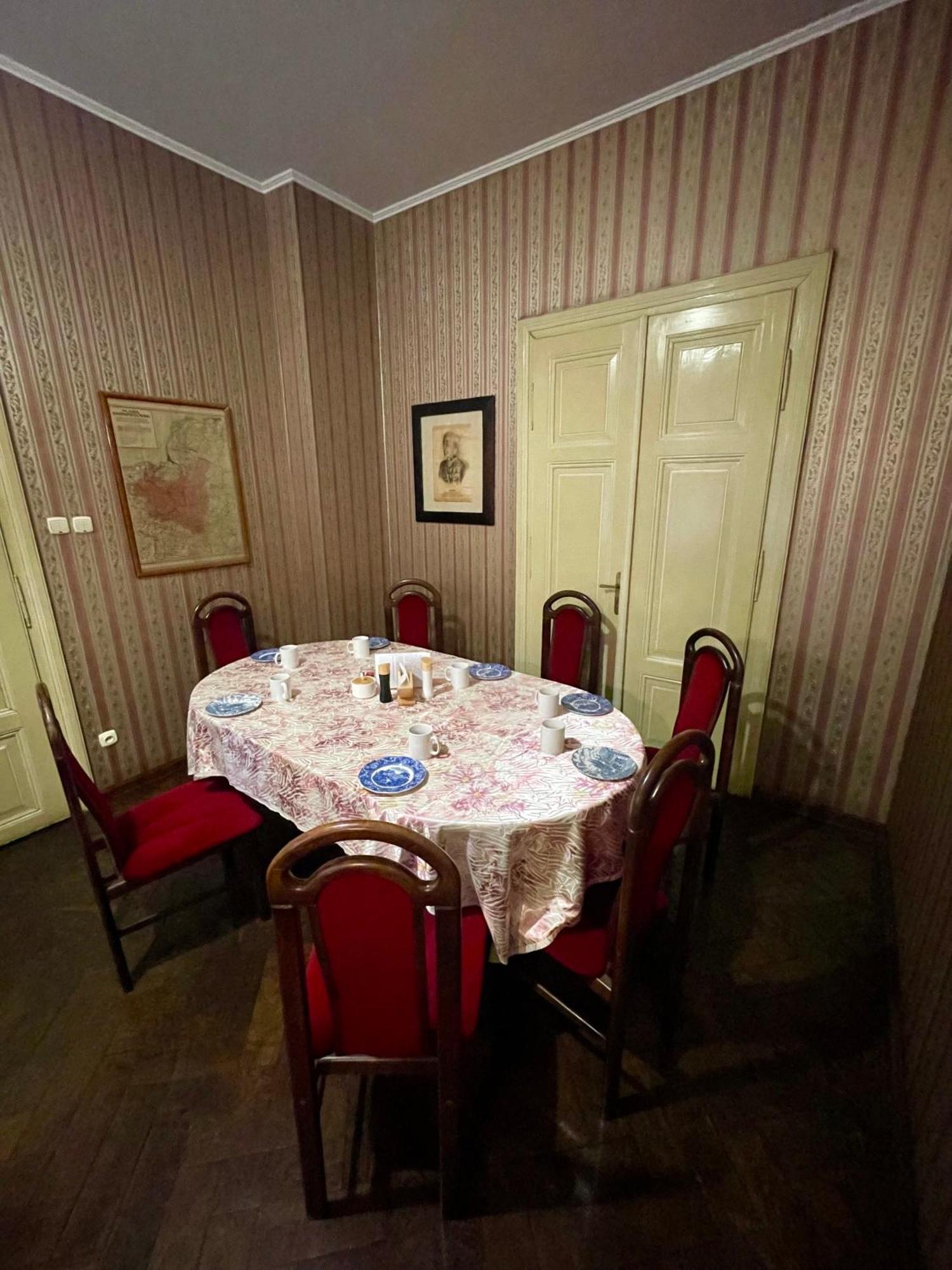 Willa Szwadron Łańcut Buitenkant foto